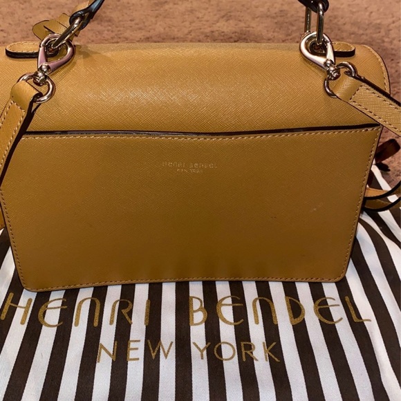 *PRICE FIRM* Henri Bendel Handbag, a Staple piece of History. No known wear - Picture 3 of 5